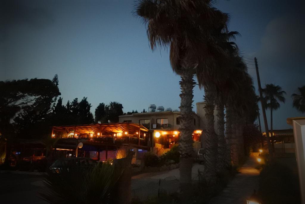 Kissonerga Beach Apartment Paphos Esterno foto