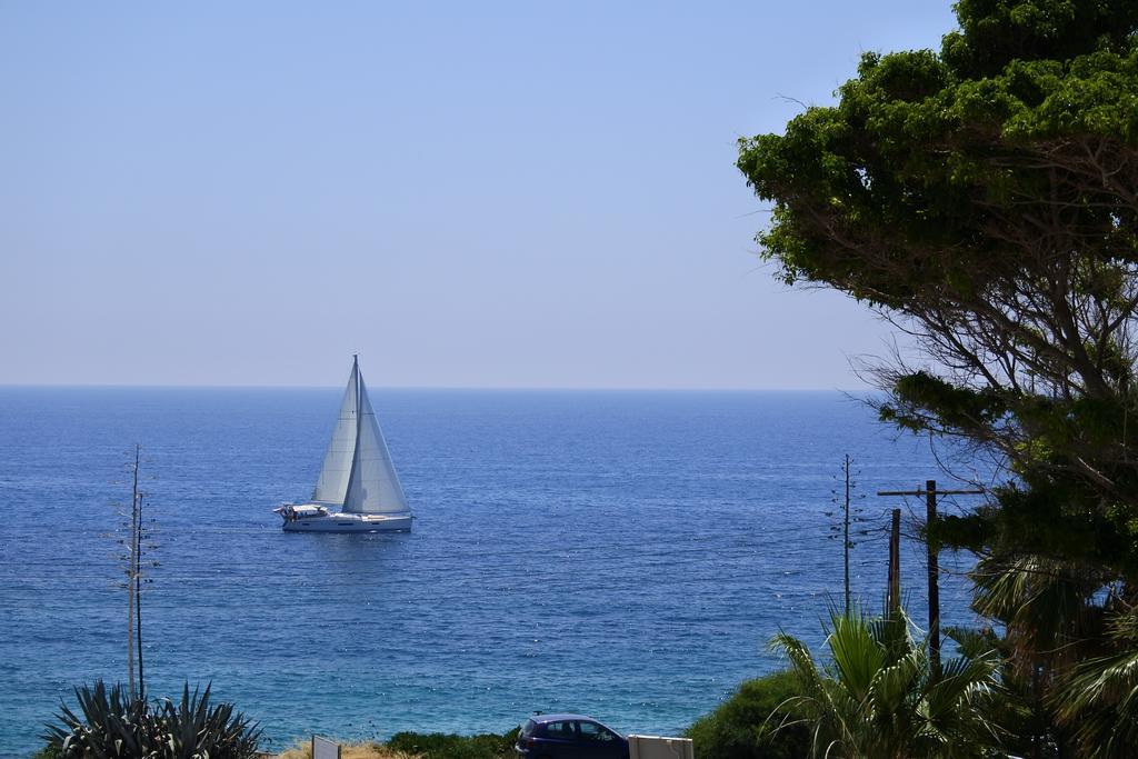 Kissonerga Beach Apartment Paphos Esterno foto