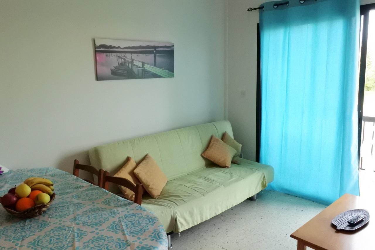 Kissonerga Beach Apartment Paphos Esterno foto