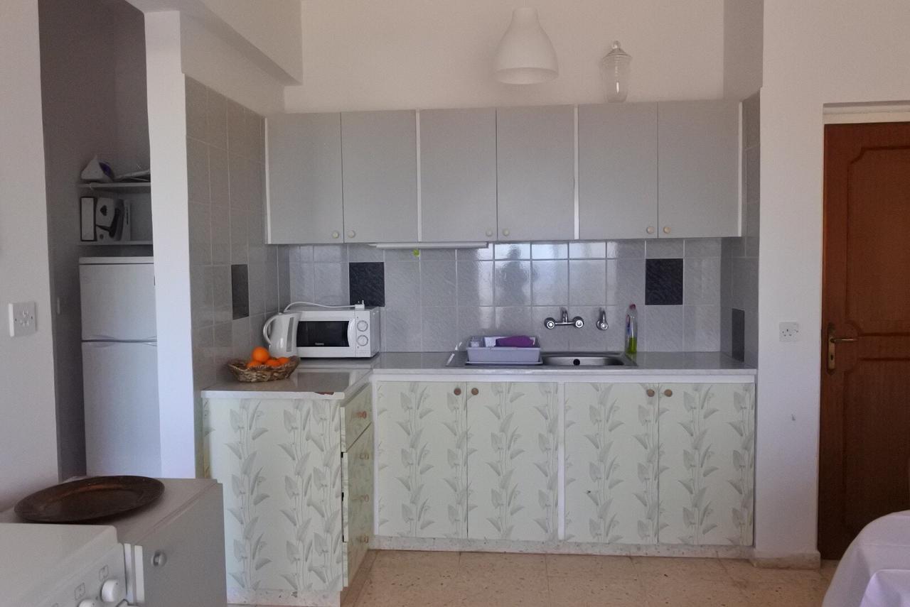Kissonerga Beach Apartment Paphos Esterno foto